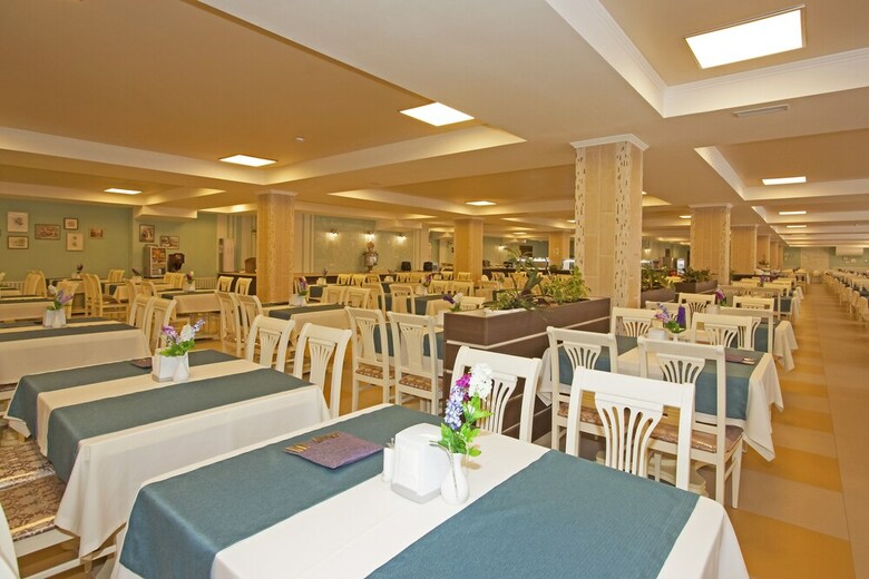 Hotel Sunmarinn Resort