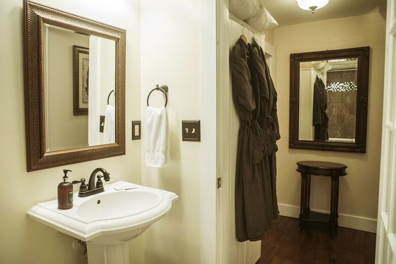 Biltmore Village Inn Bed And Breakfast