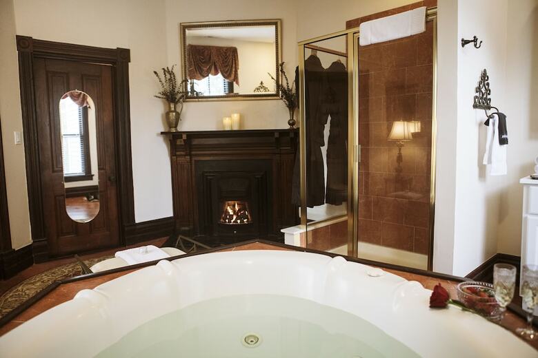 Biltmore Village Inn Bed And Breakfast