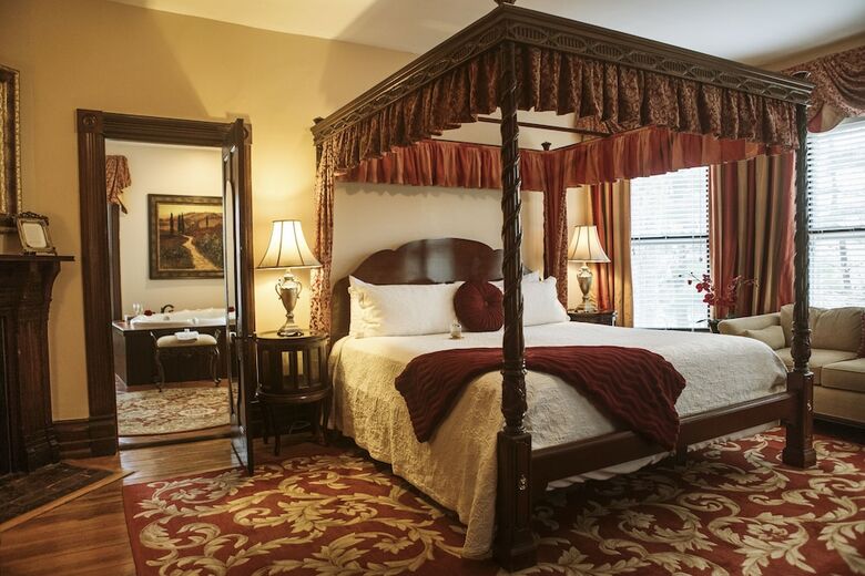 Biltmore Village Inn Bed And Breakfast