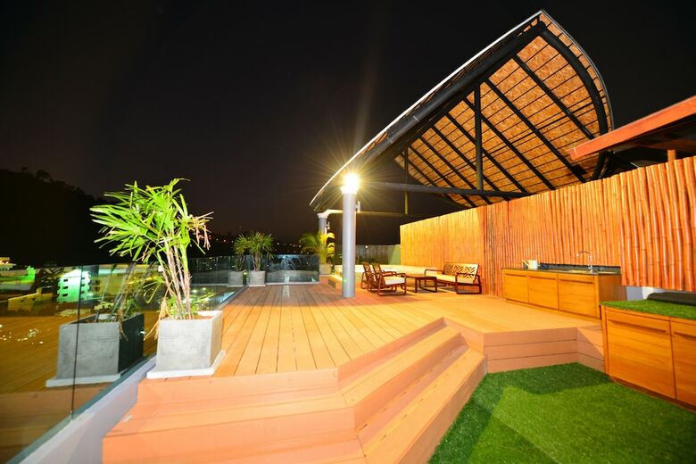 Bukit Pool Villas