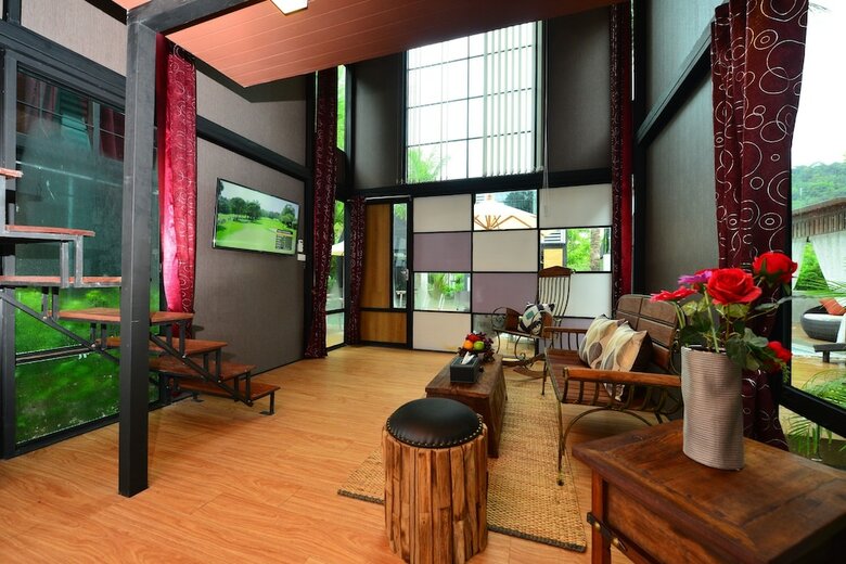 Bukit Pool Villas