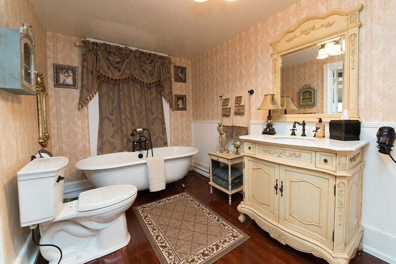 Mcmillan Inn Bed And Breakfast