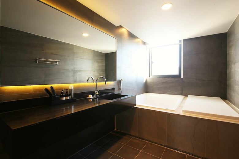 Premium Ava Hotel Sasang