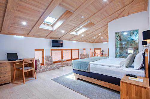 Hotel Aziza