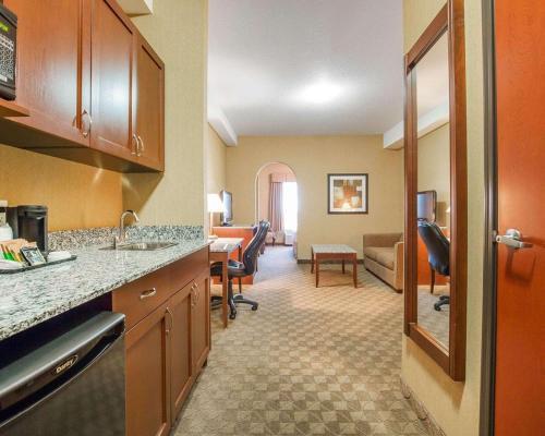Motel Comfort Inn & Suites Airdrie