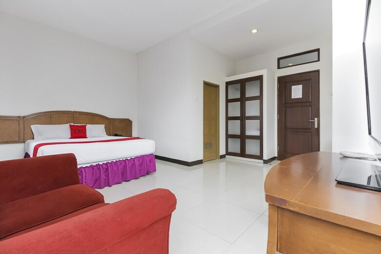 Hotel Reddoorz Near Trans Studio Mall 3
