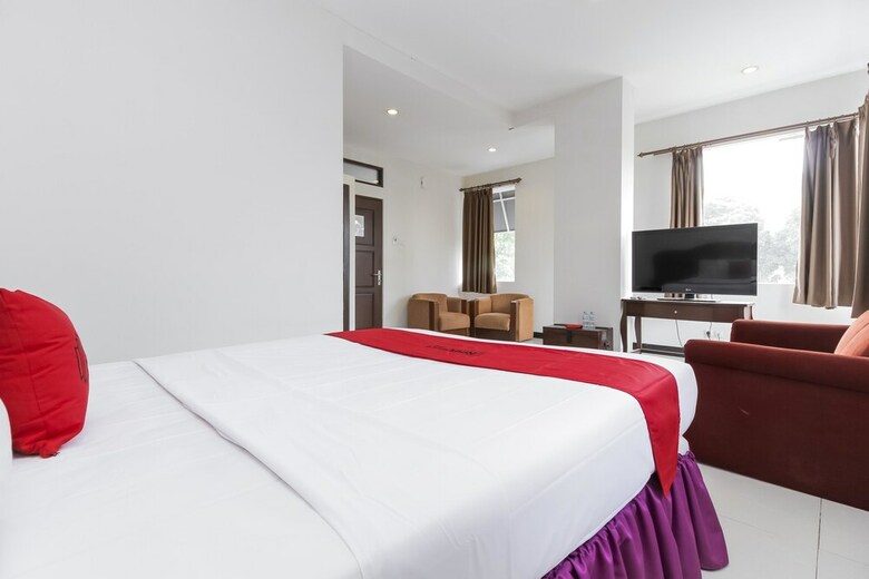 Hotel Reddoorz Near Trans Studio Mall 3