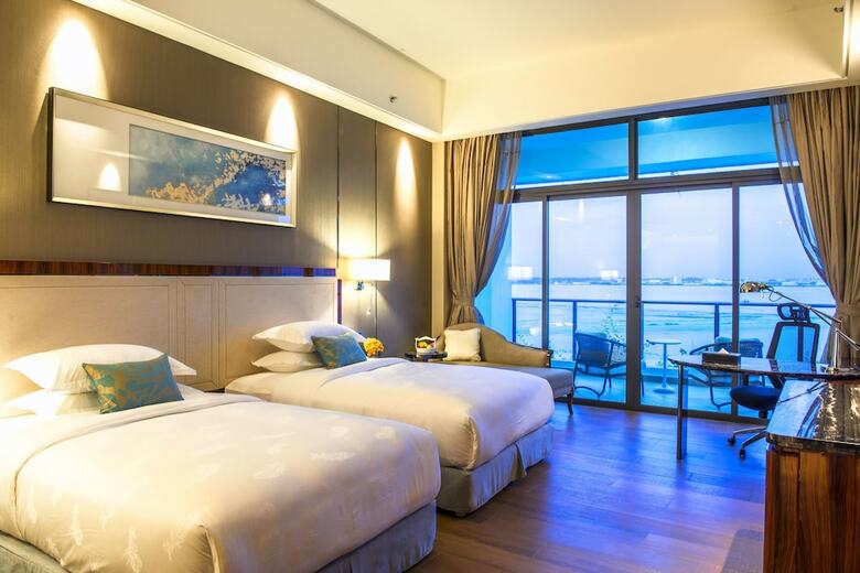 Forest City Phoenix International Marina Hotel