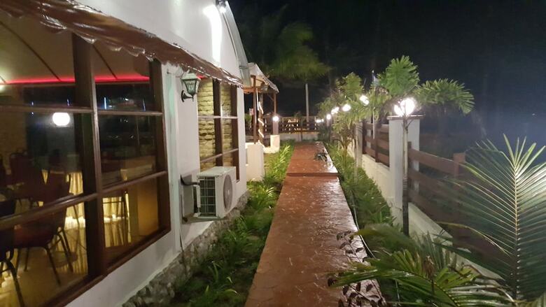Hotel Al-safina Kijal Beach Resort