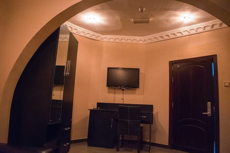 Maidaville Hotel And Suites