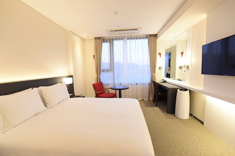 Geoje Art Nouveau Suite Hotel