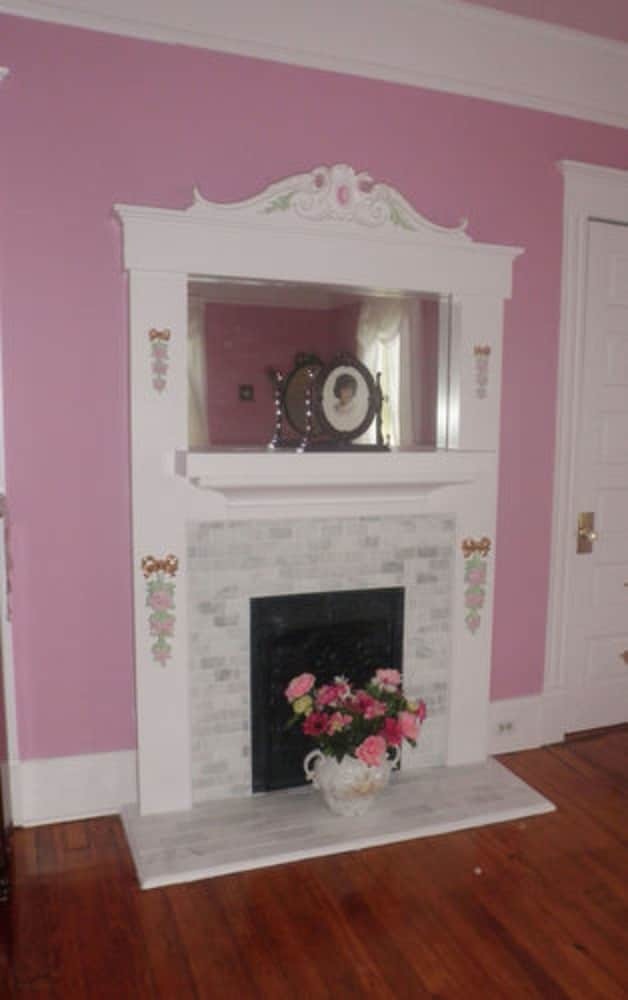 Butterfly Mansion Bed & Breakfast - No Pets Allowed