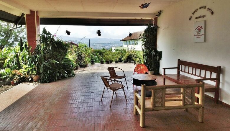 Villa Vila Bunga Merah Gelatik