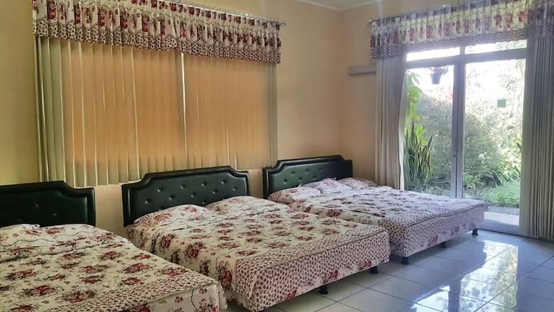 Villa Vila Bunga Merah Gelatik