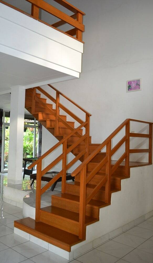 Villa Vila Bunga Merah Gelatik