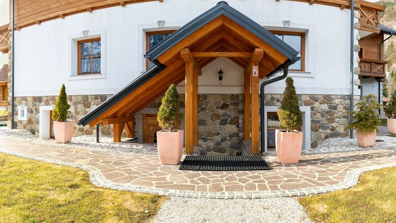 Villa Flora Apartments