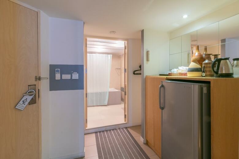 Hotel Escape At Sathorn Terrace