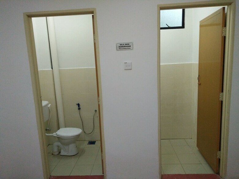 Hostal Diyana Budget Hotel