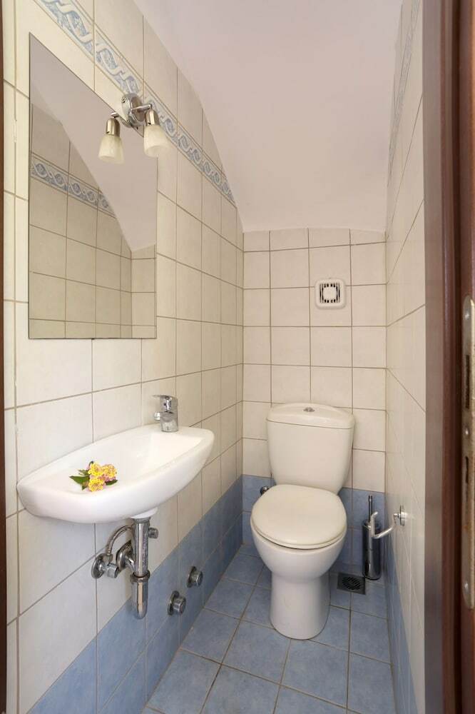 Aithra Apartments & Suites