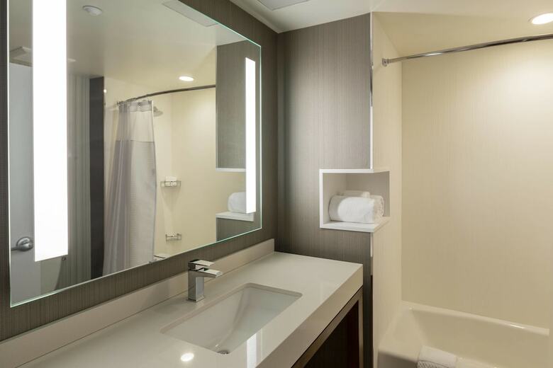 Hotel Courtyard By Marriott New York Queens/fresh Meadows
