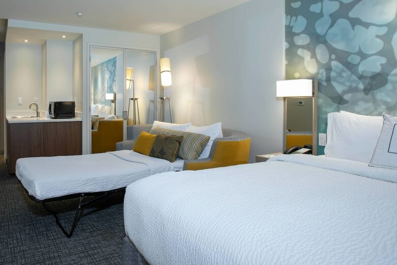Hotel Courtyard By Marriott New York Queens/fresh Meadows