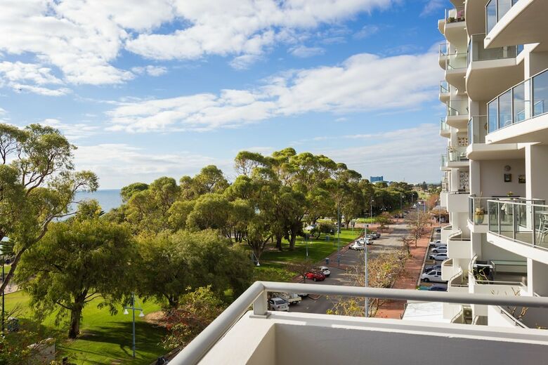 Nautilus By Rockingham Apartments