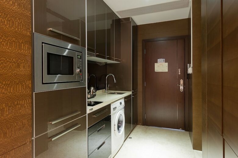 Yicheng Apartment Central Plaza