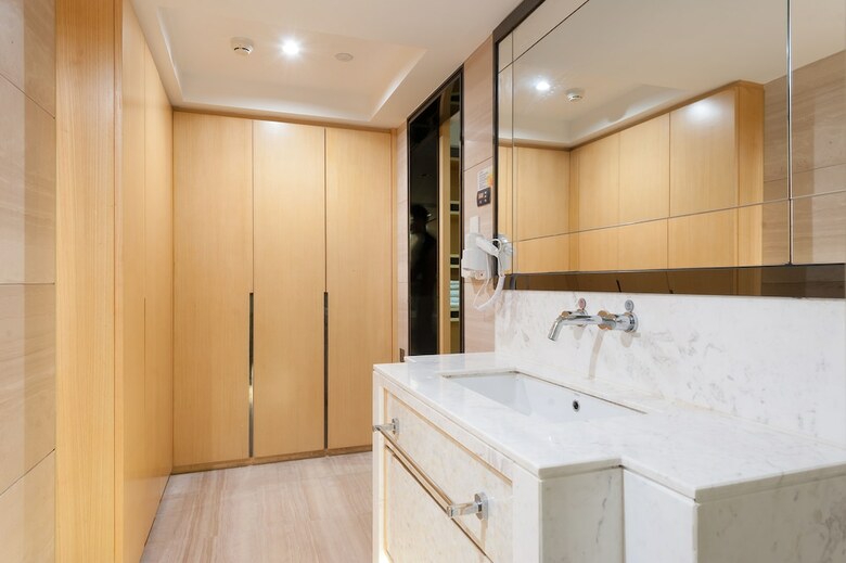 Yicheng Apartment Central Plaza