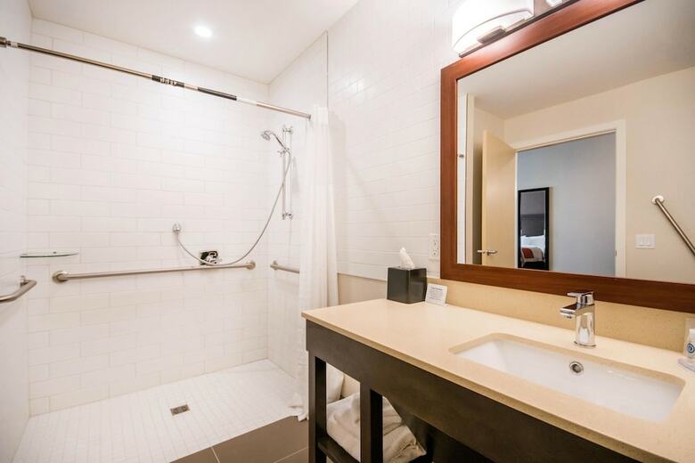 Hotel Comfort Inn & Suites