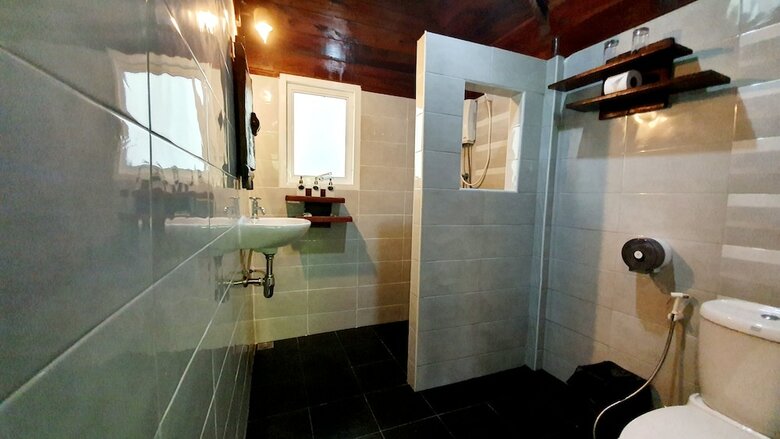 Hotel Koh Jum Ocean Beach Resort