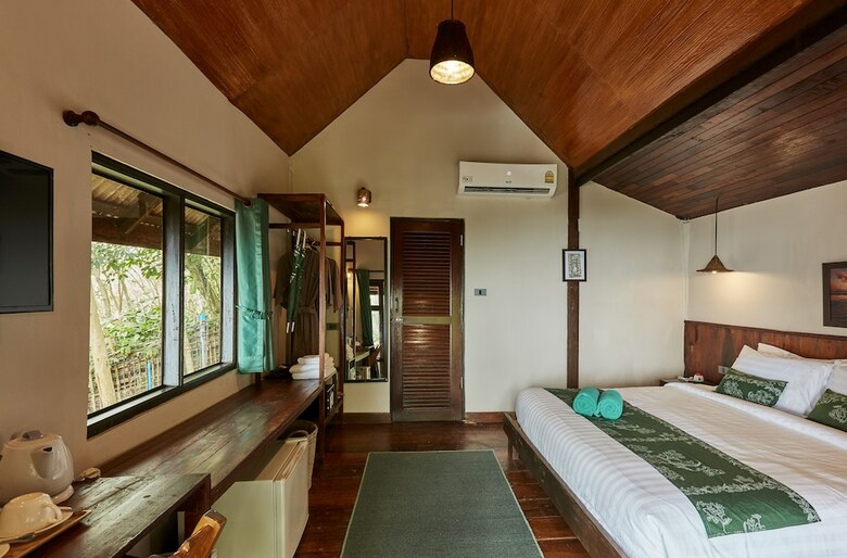 Hotel Koh Jum Ocean Beach Resort