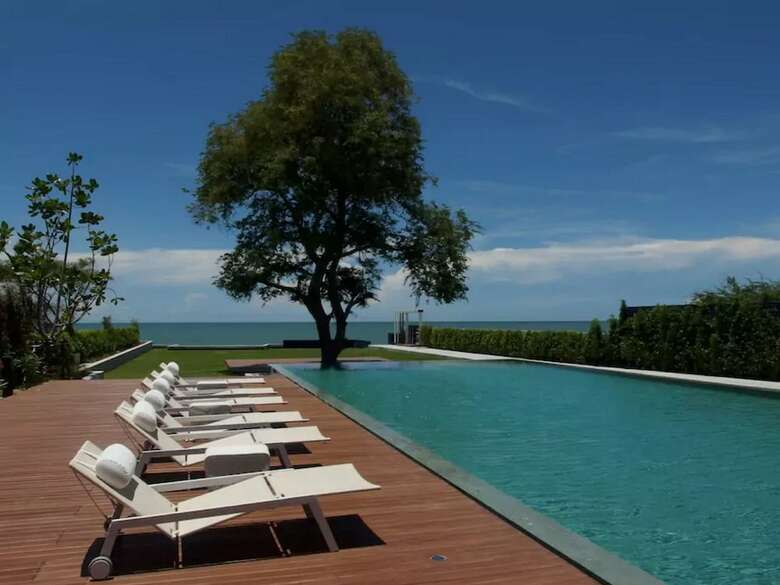 Baan Thew Talay Blue Sapphire