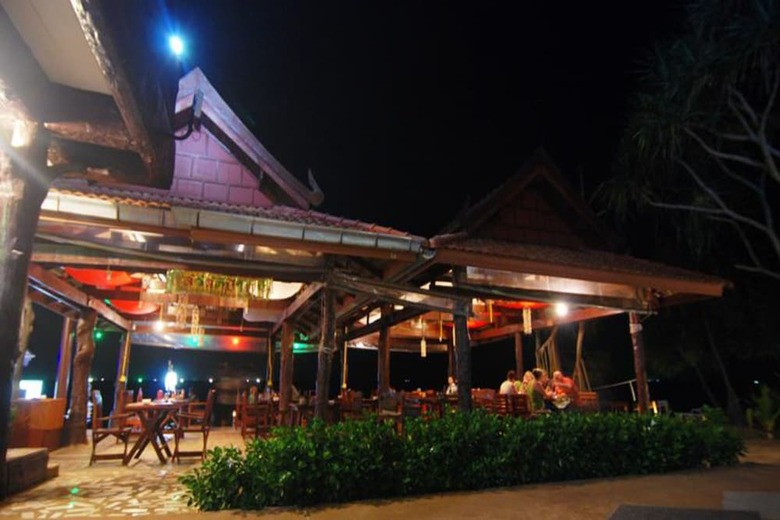 Hotel Lanta Nature Beach Resort