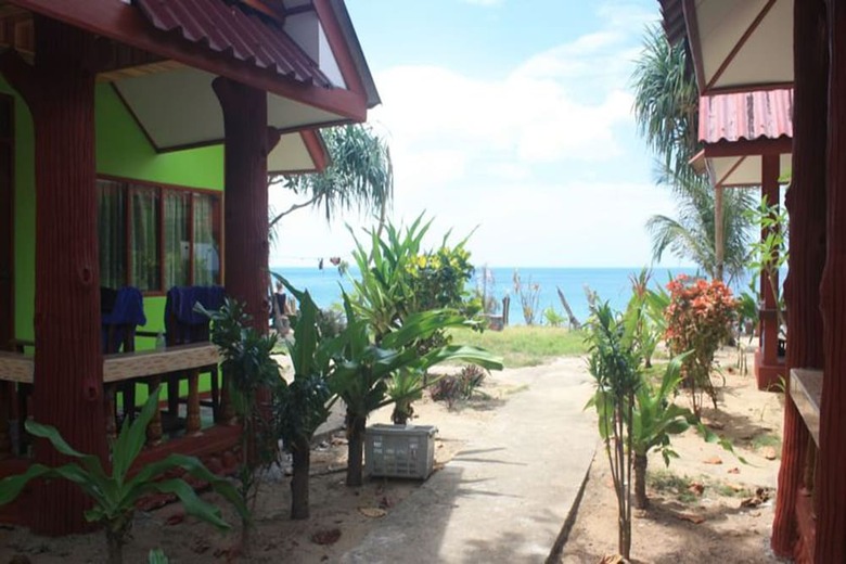Hotel Lanta Nature Beach Resort