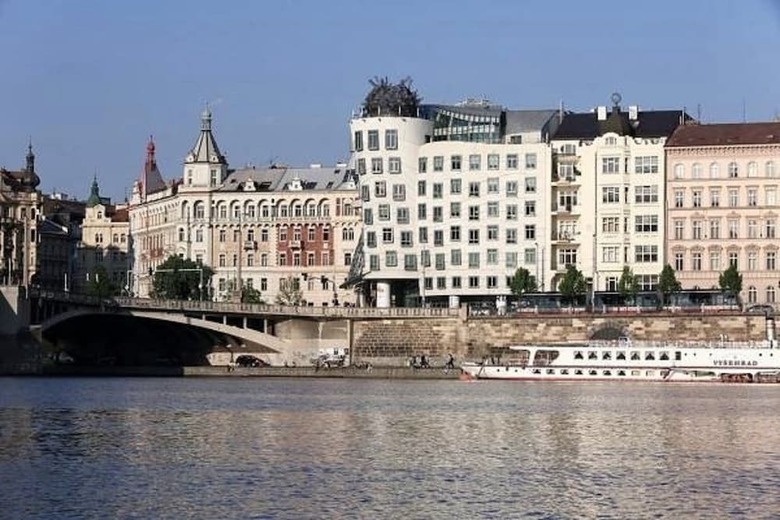 Apartamentos Bastien Studio Near Airport