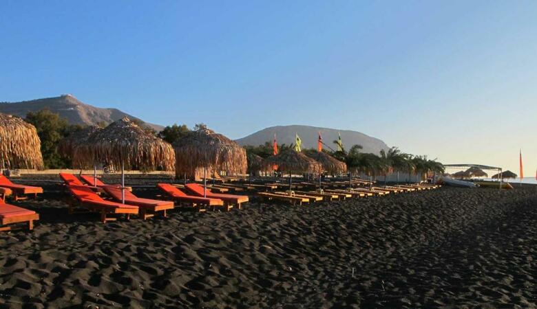 Black Rock Traditional Rooms
