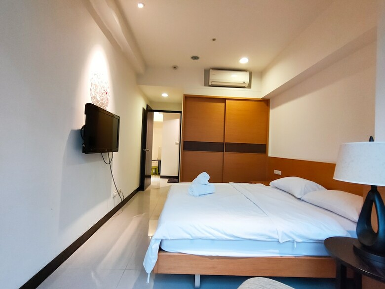 Q Square Apartment
