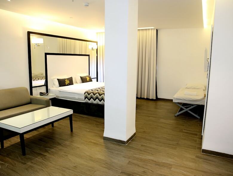 Hotel G Suites & Spa