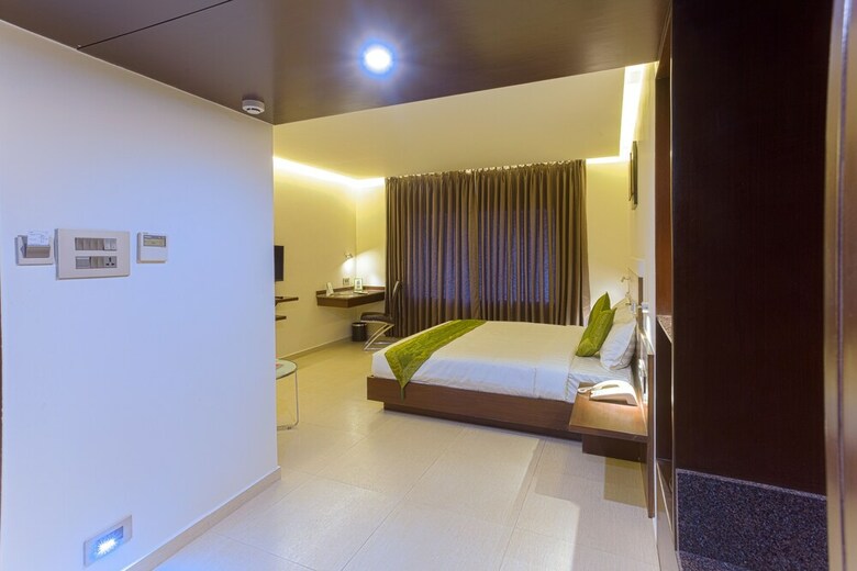 Hotel Treebo Grand Premier Suites