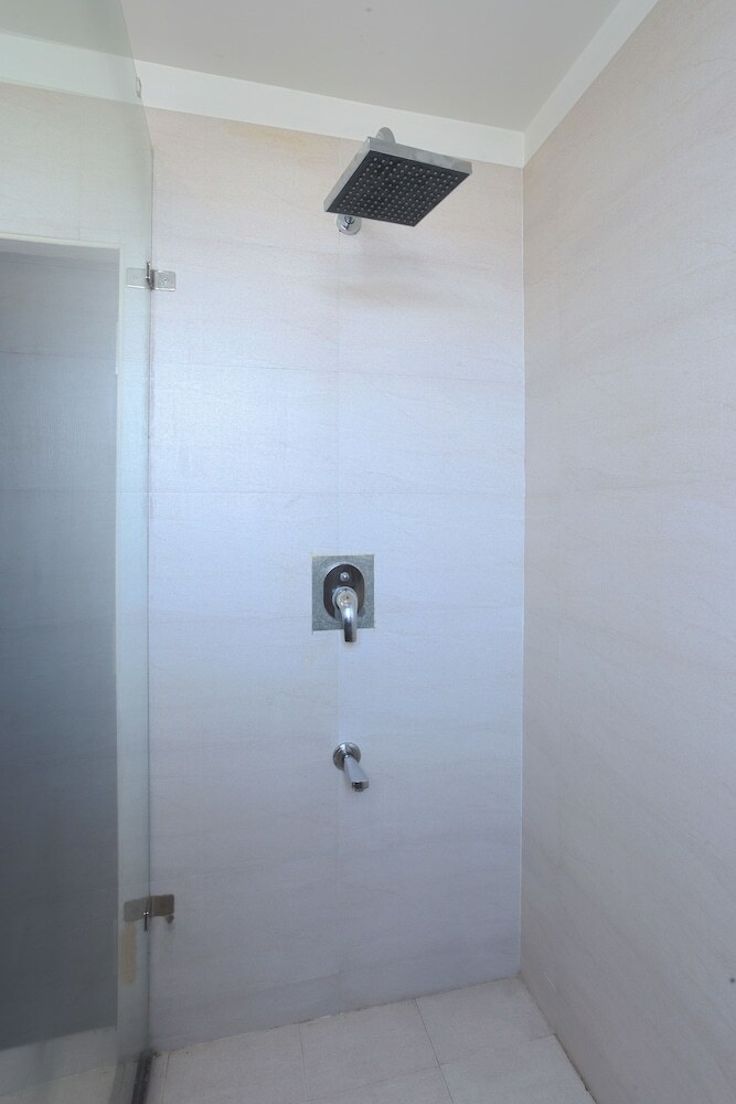 Hotel Treebo Grand Premier Suites