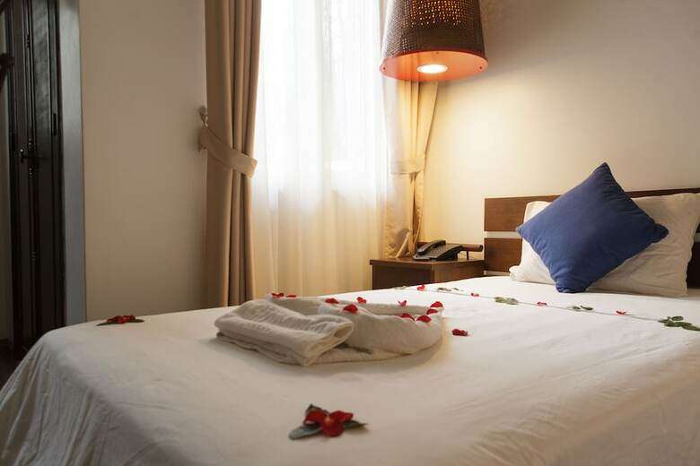 Cinnamon Cathedral Hotel