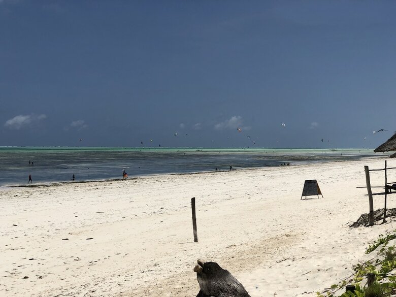 Hotel Blue Earth Beach Bungalows