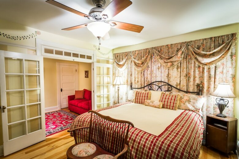 Downtown Historic Bed And Breakfast