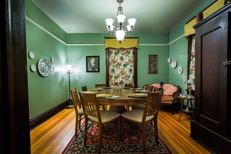 Downtown Historic Bed And Breakfast