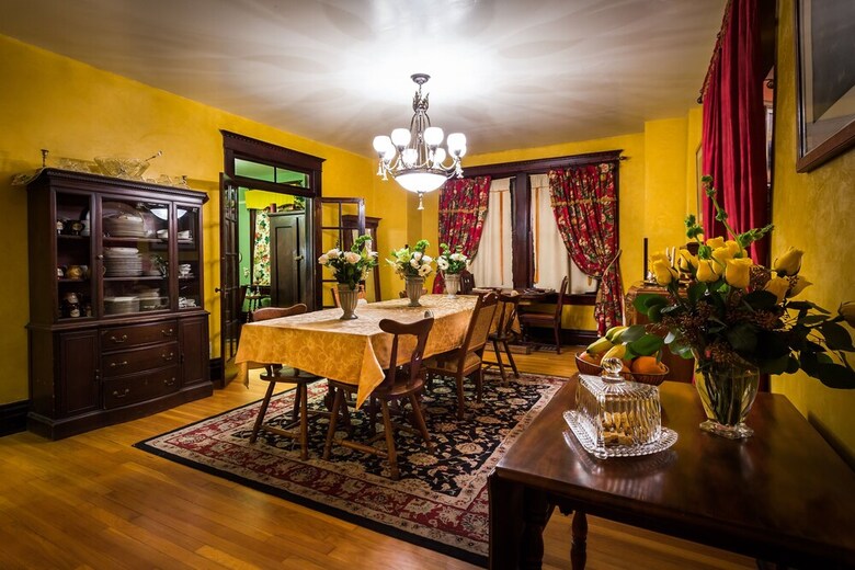 Downtown Historic Bed And Breakfast