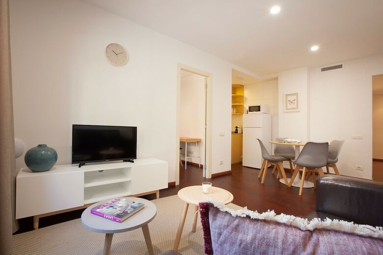 Click&flat Europa Fira Apartments