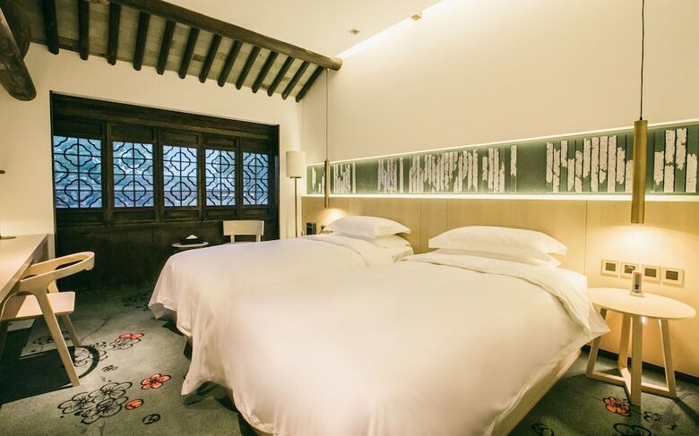 Hotel The Emperor Suzhou