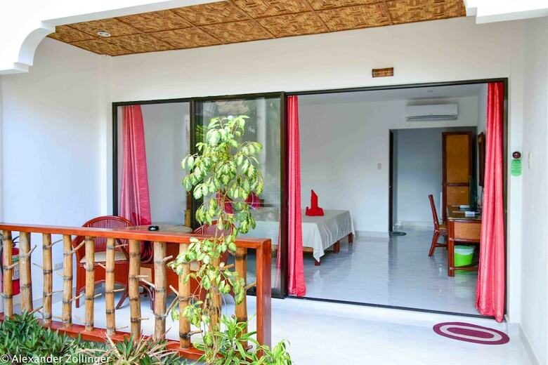 Hotel Alona Vida Beach Resort