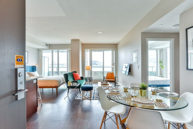 Liberty Village Condo W/parking